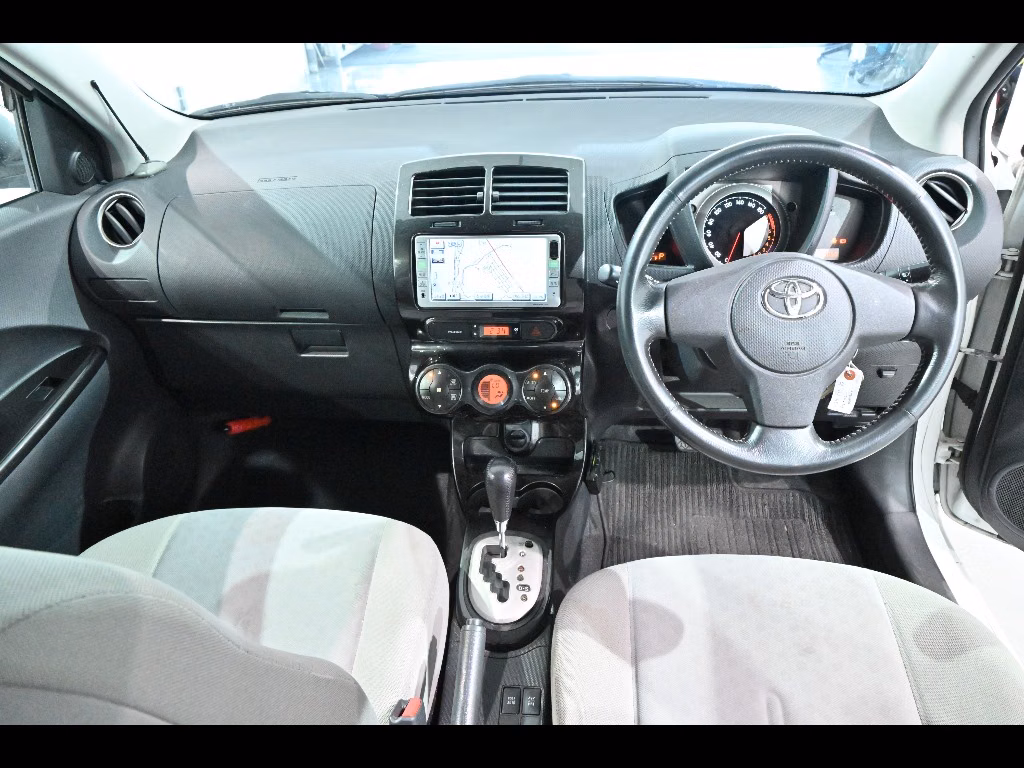 TOYOTA IST