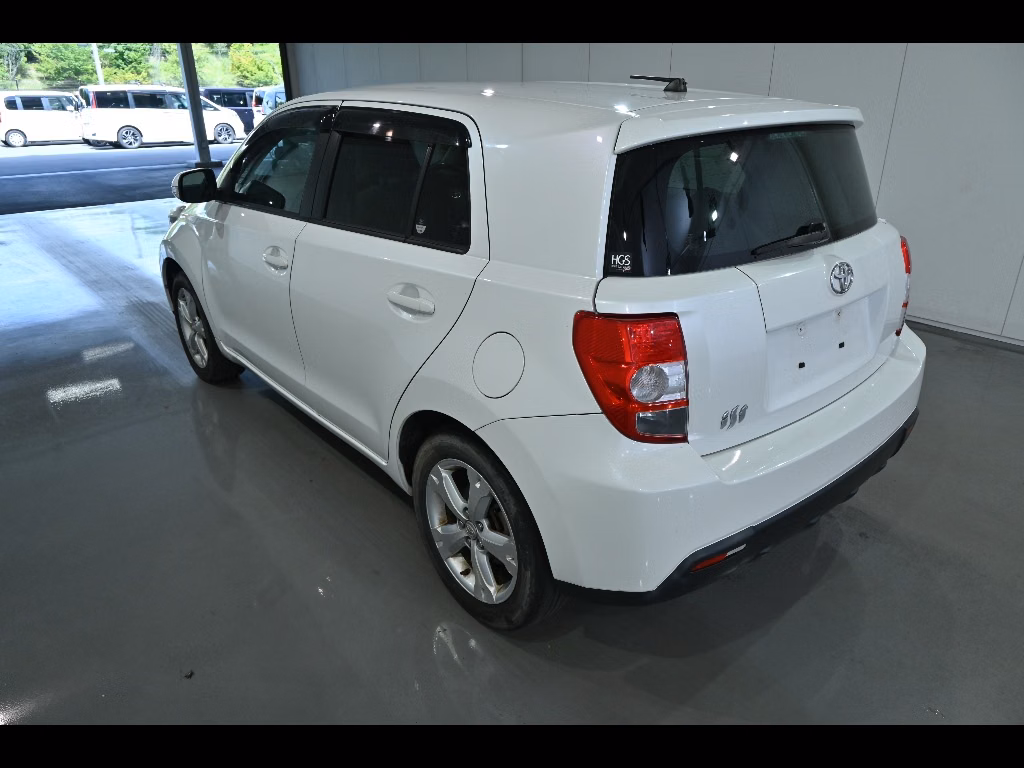TOYOTA IST