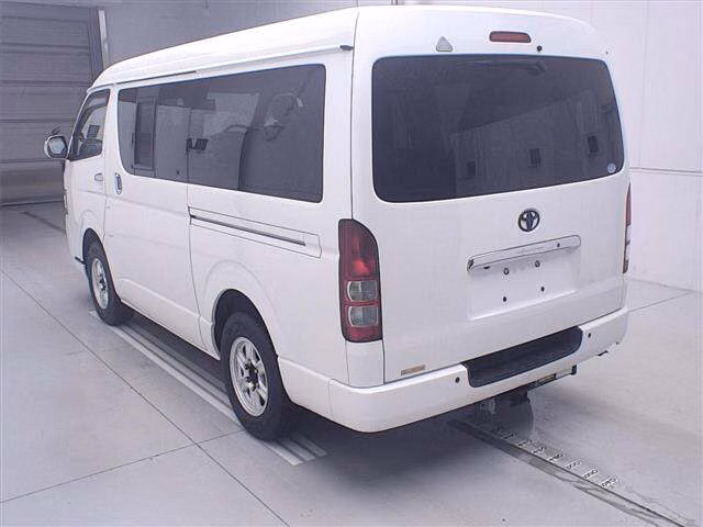 TOYOTA REGIUS ACE