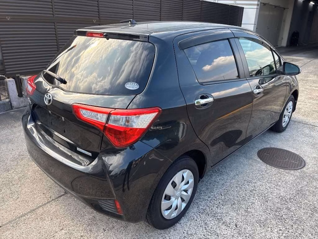 TOYOTA VITZ