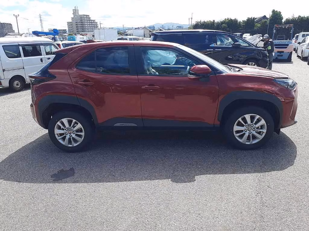 TOYOTA YARIS CROSS