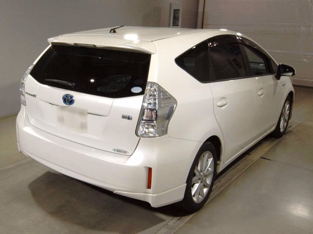 TOYOTA PRIUS ALPHA