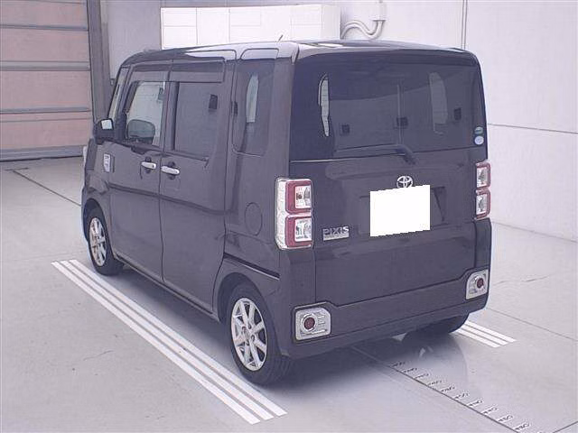 TOYOTA PIXIS MEGA
