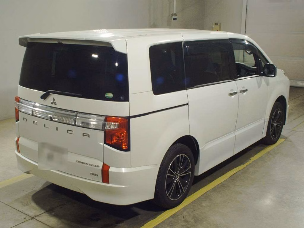 MITSUBISHI DELICA D:5