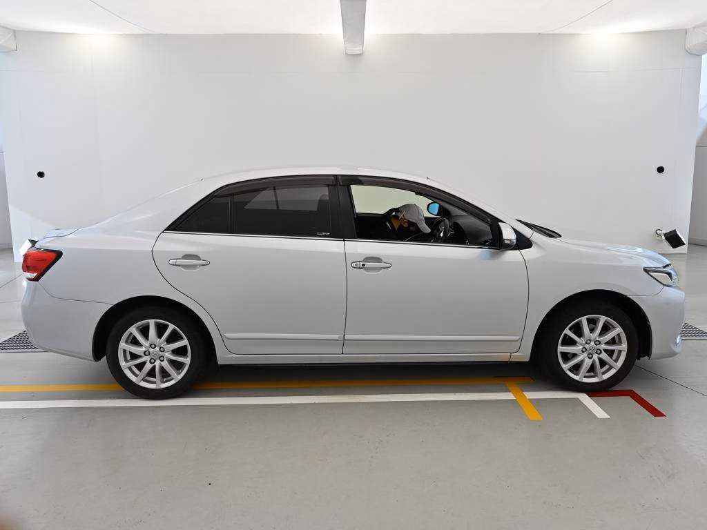 TOYOTA PREMIO