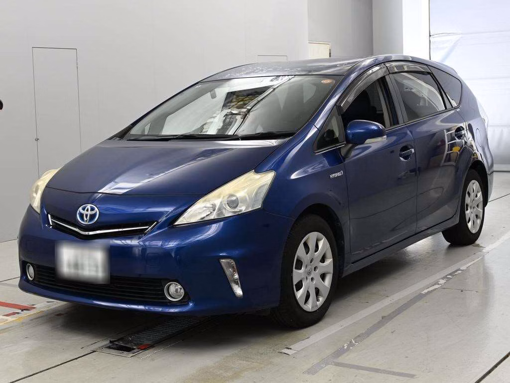 TOYOTA PRIUS ALPHA