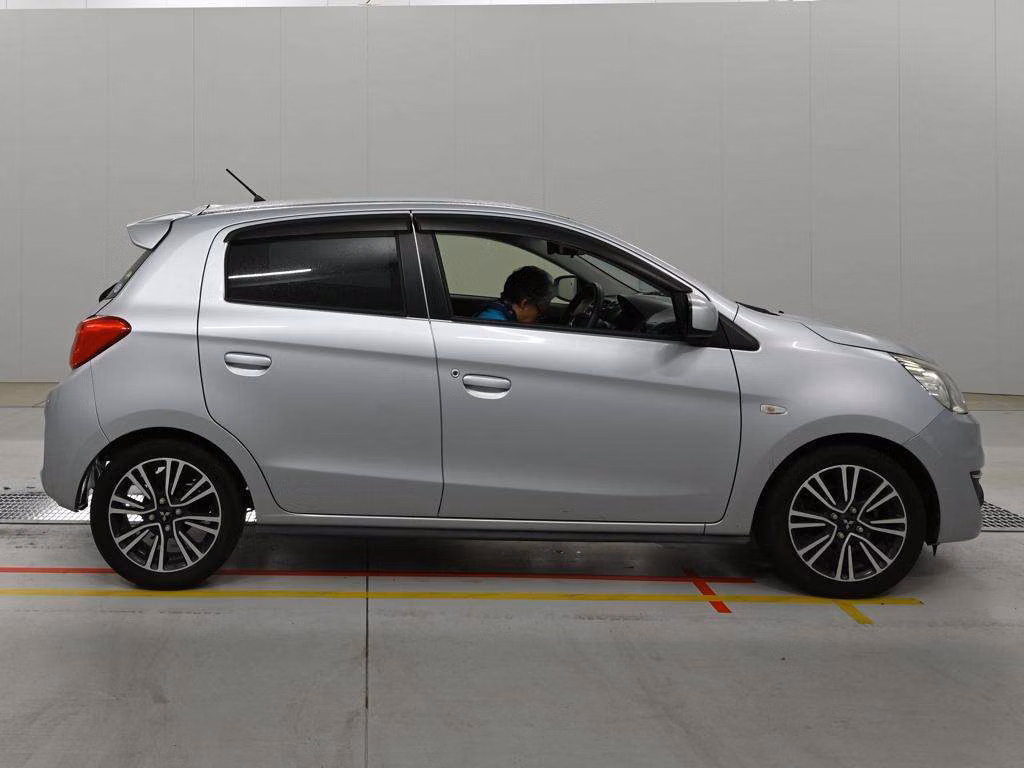 MITSUBISHI MIRAGE