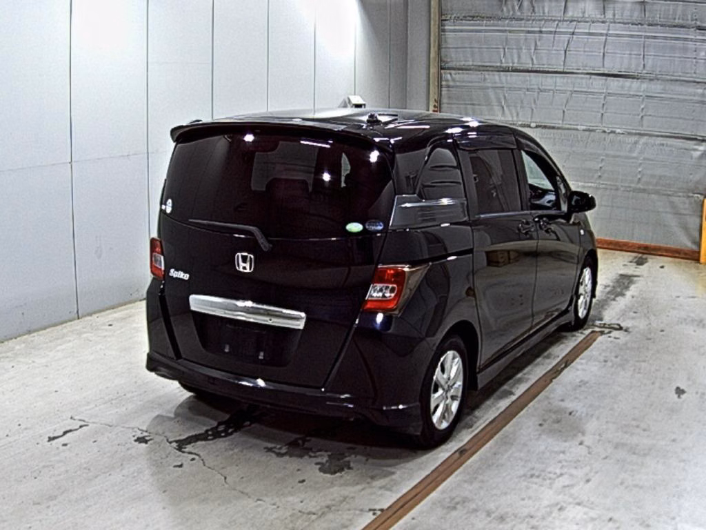 HONDA FREED SPIKE