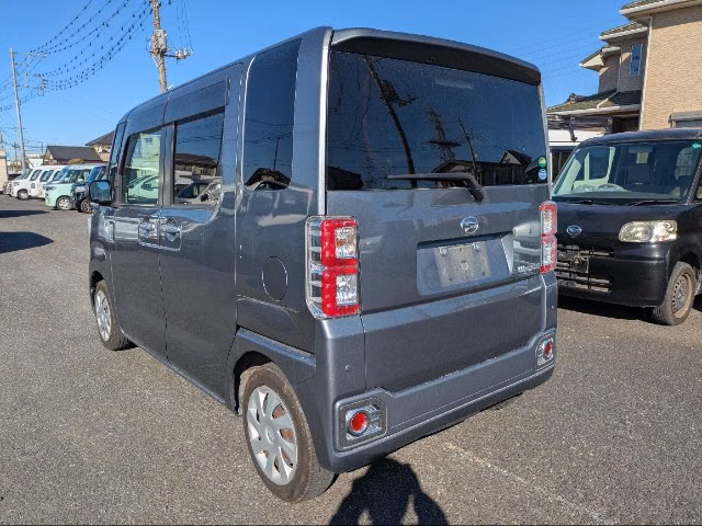 DAIHATSU WAKE