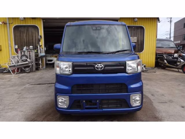 TOYOTA PIXIS MEGA