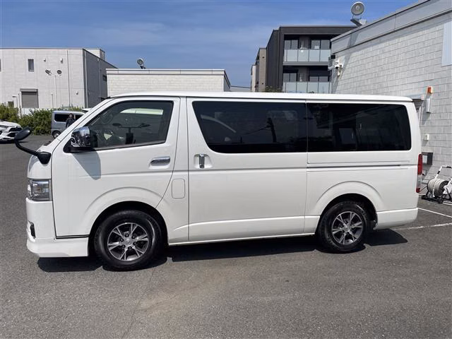 TOYOTA REGIUS ACE