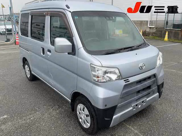 TOYOTA PIXIS VAN