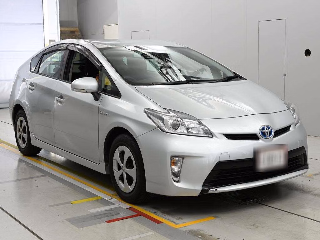 TOYOTA PRIUS