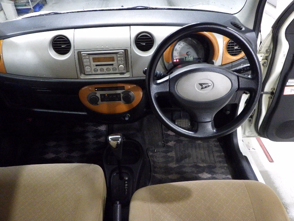 DAIHATSU MIRA GINO