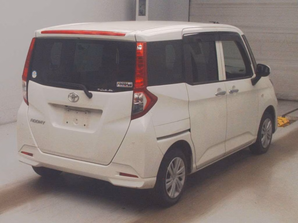 TOYOTA ROOMY