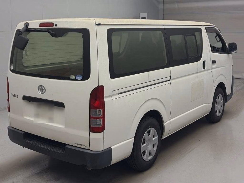 TOYOTA REGIUS ACE