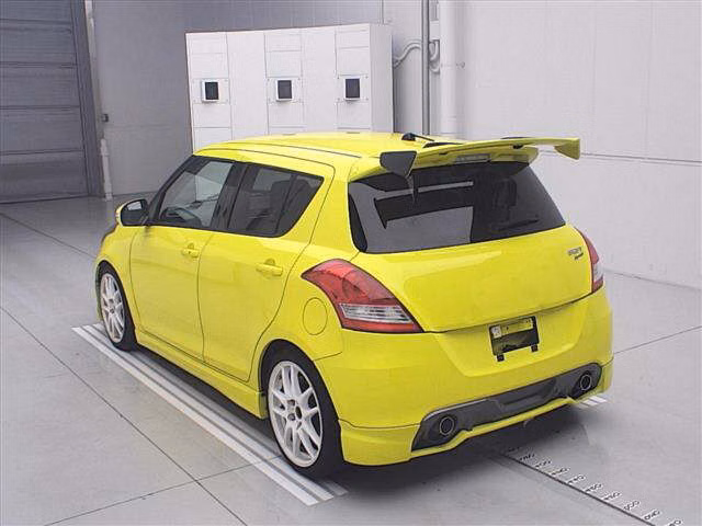SUZUKI SWIFT