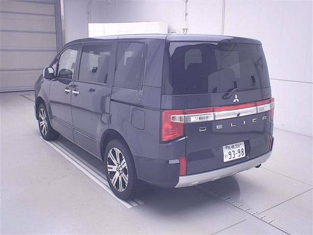 MITSUBISHI DELICA D:5