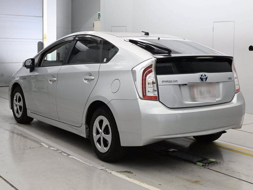 TOYOTA PRIUS