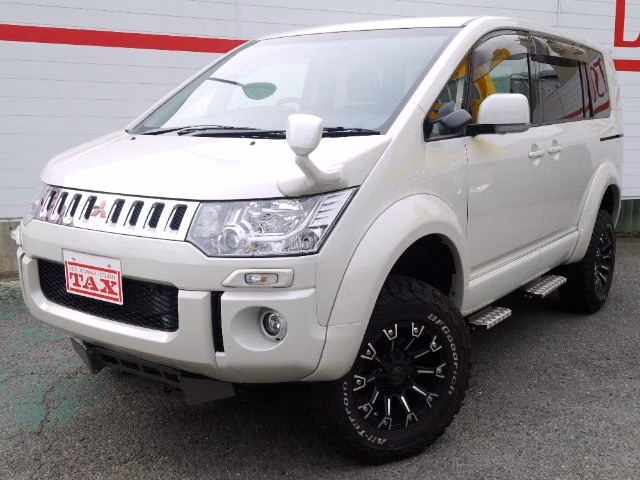 MITSUBISHI DELICA D:5