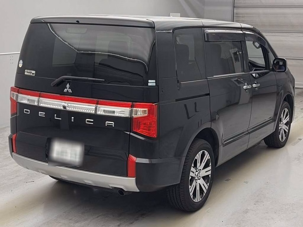 MITSUBISHI DELICA D:5