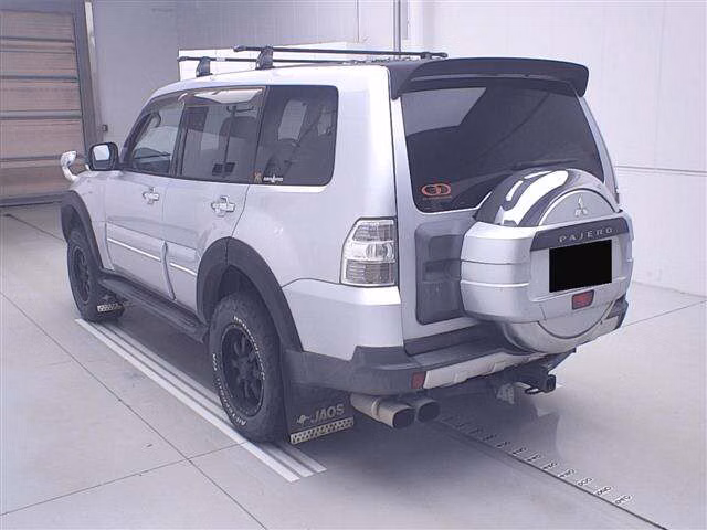 MITSUBISHI PAJERO