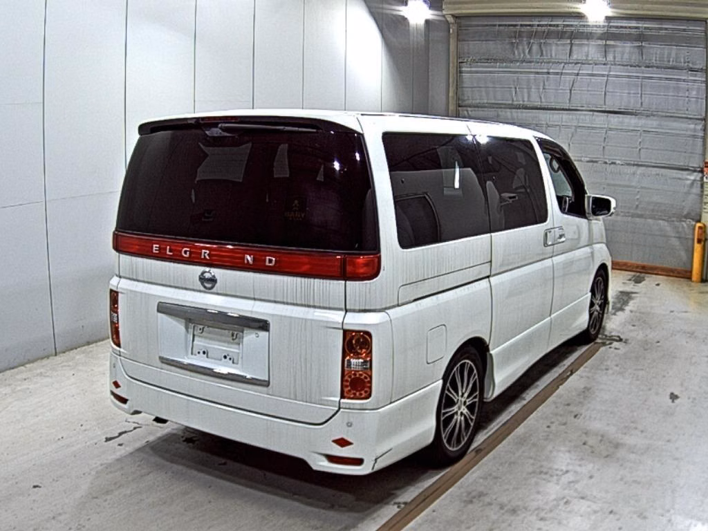 NISSAN ELGRAND