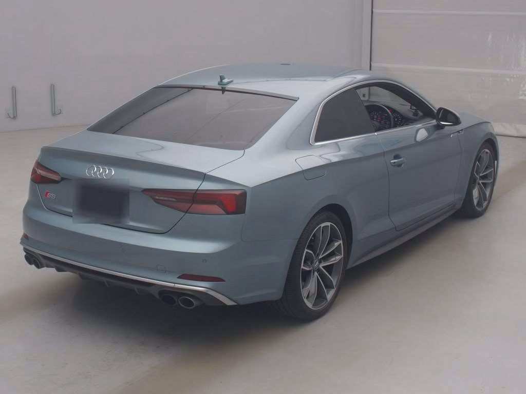 AUDI S5