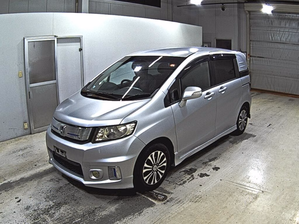 HONDA FREED SPIKE