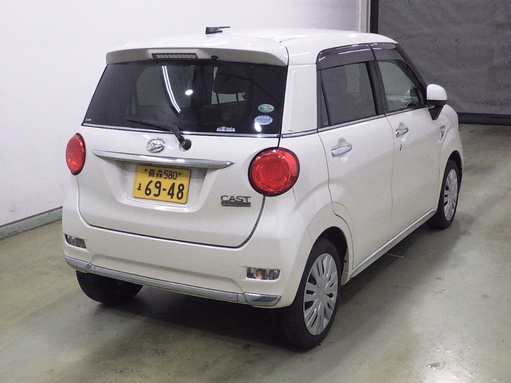 DAIHATSU CAST