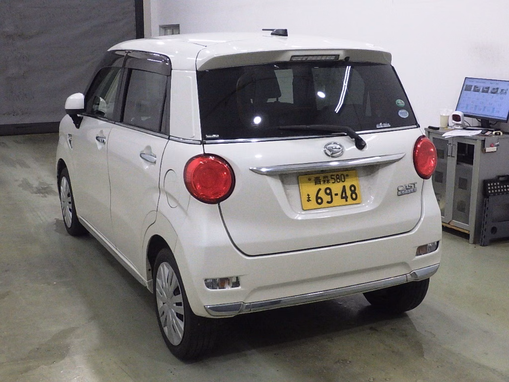 DAIHATSU CAST