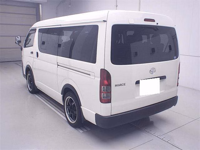TOYOTA HIACE