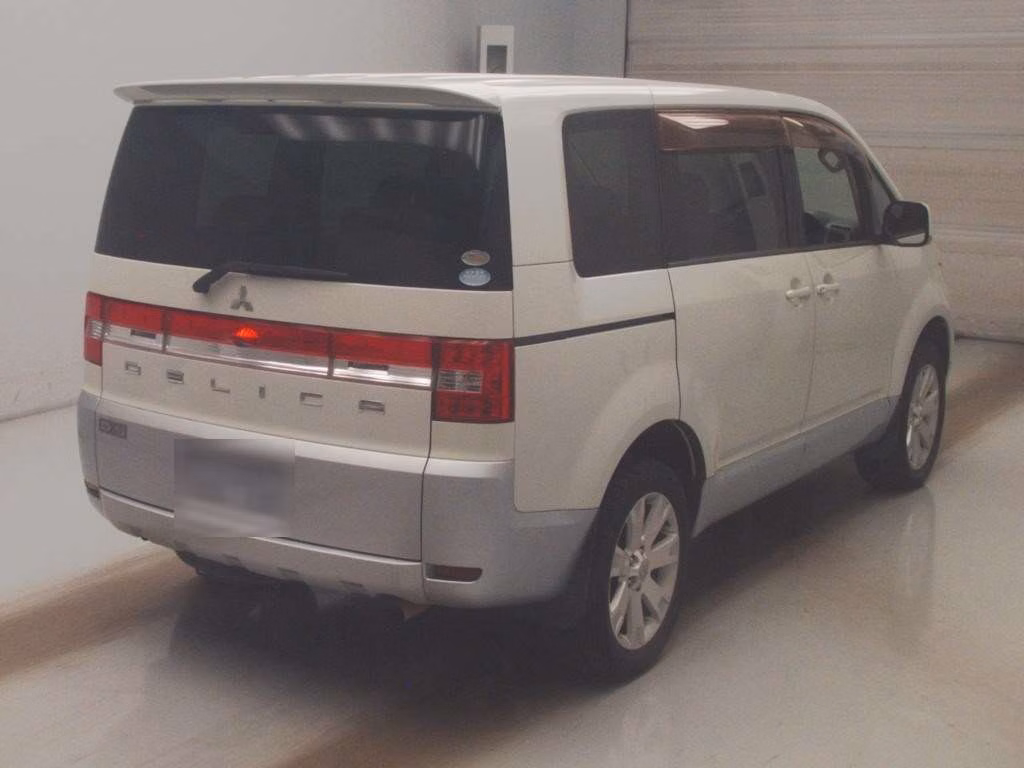 MITSUBISHI DELICA D:5