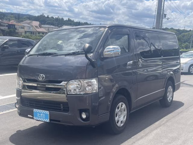 TOYOTA REGIUS ACE