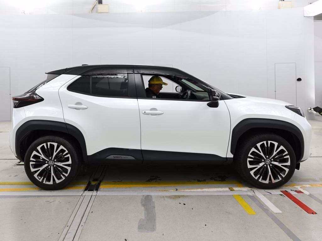 TOYOTA YARIS CROSS