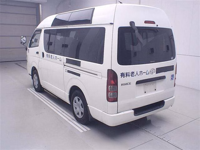 TOYOTA REGIUS ACE