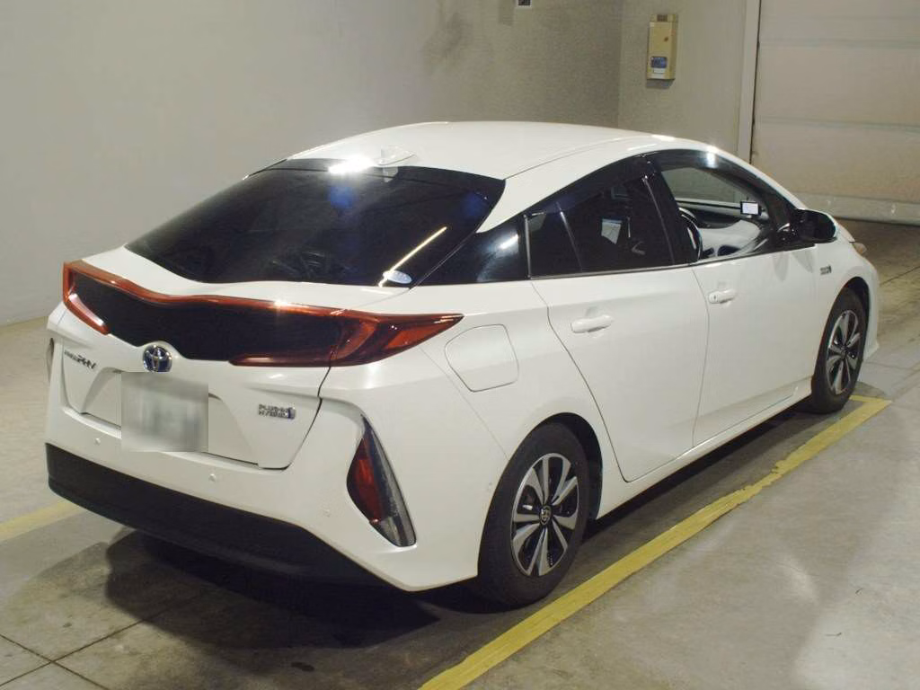 TOYOTA PRIUS PHV