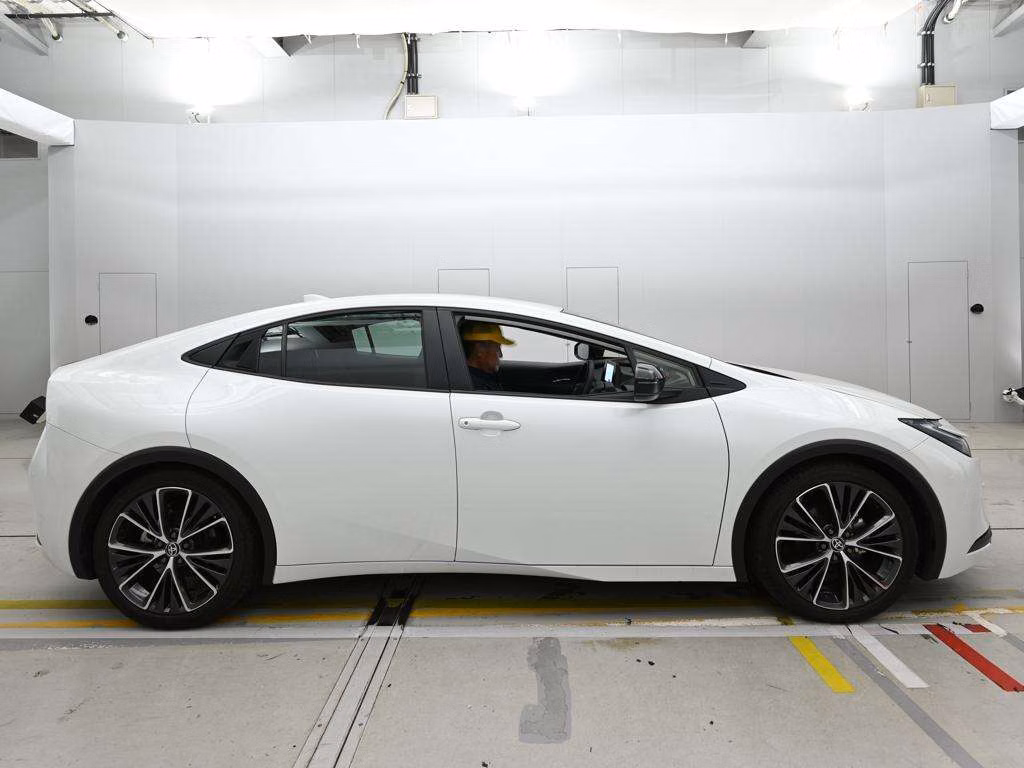 TOYOTA PRIUS