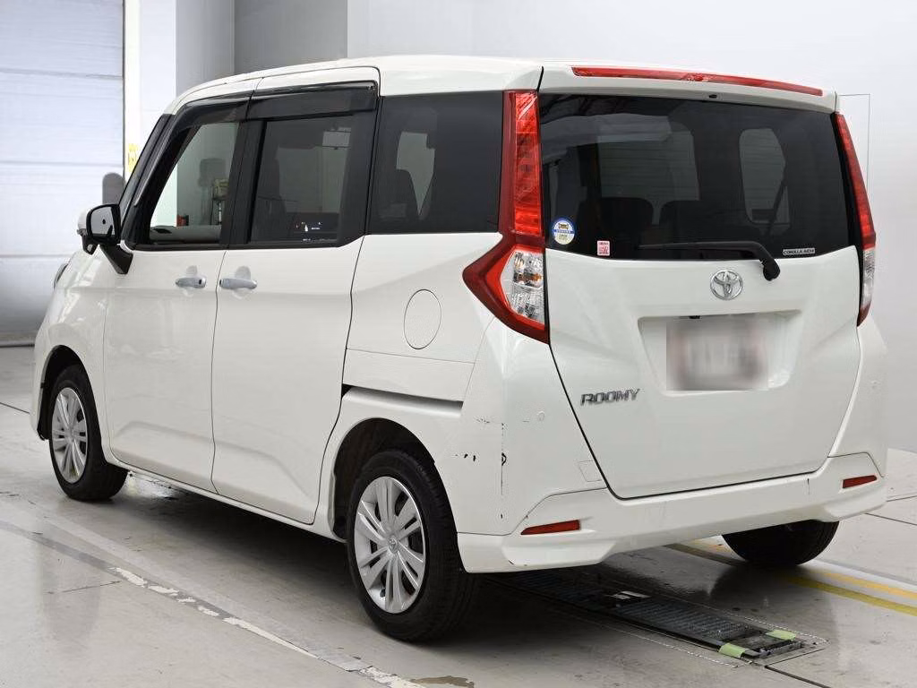 TOYOTA ROOMY