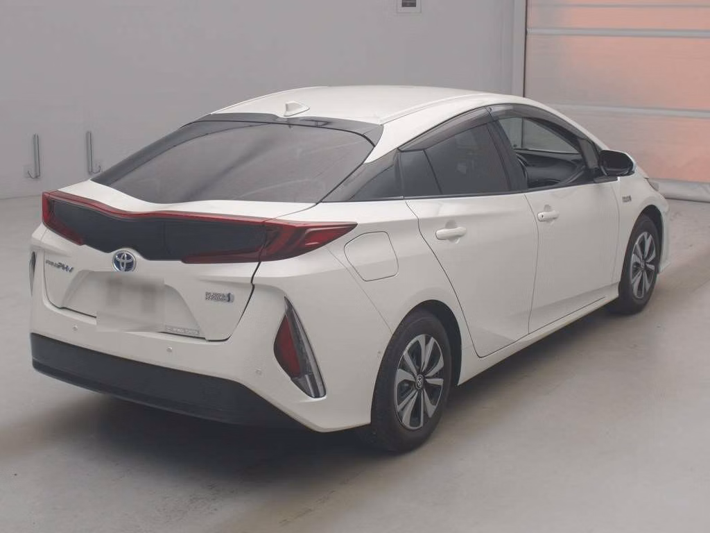 TOYOTA PRIUS PHV
