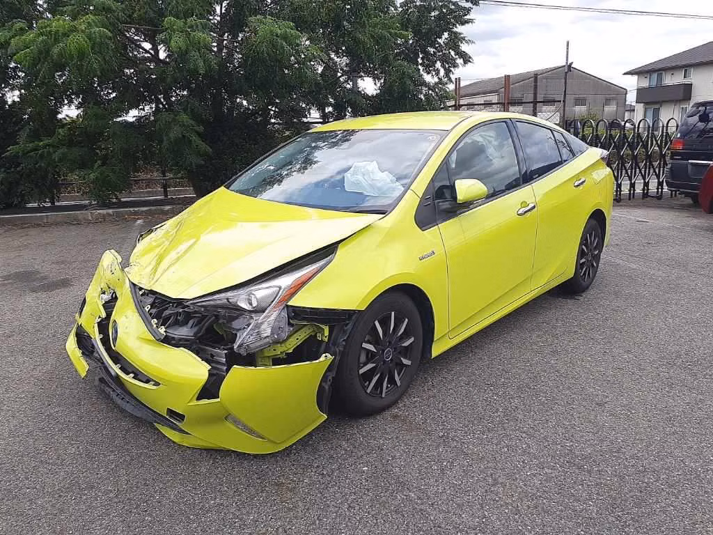 TOYOTA PRIUS