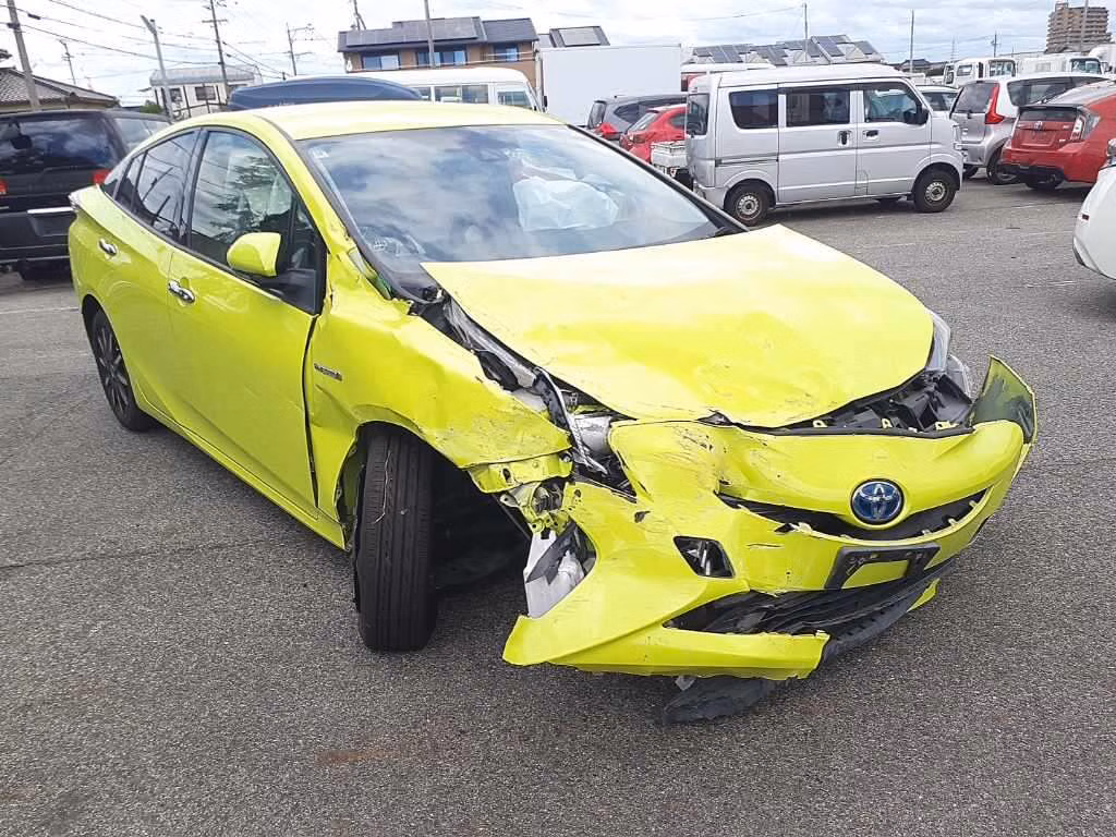 TOYOTA PRIUS