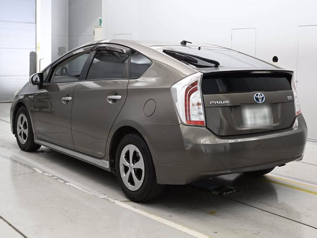 TOYOTA PRIUS