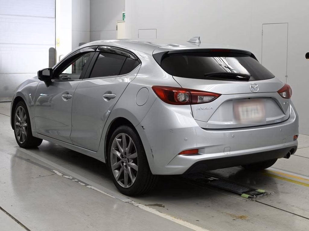 MAZDA AXELA