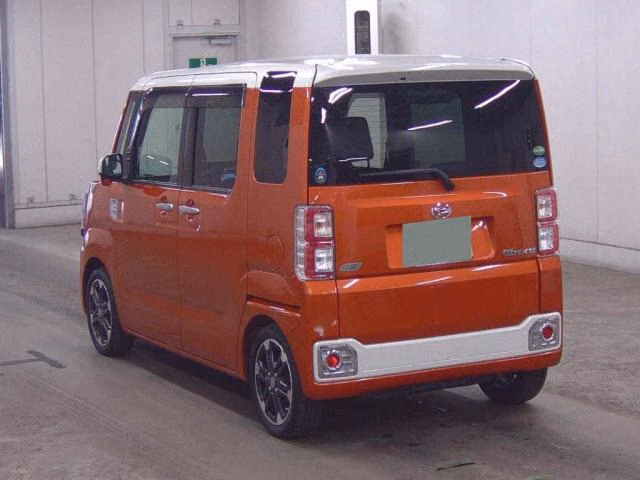 DAIHATSU WAKE