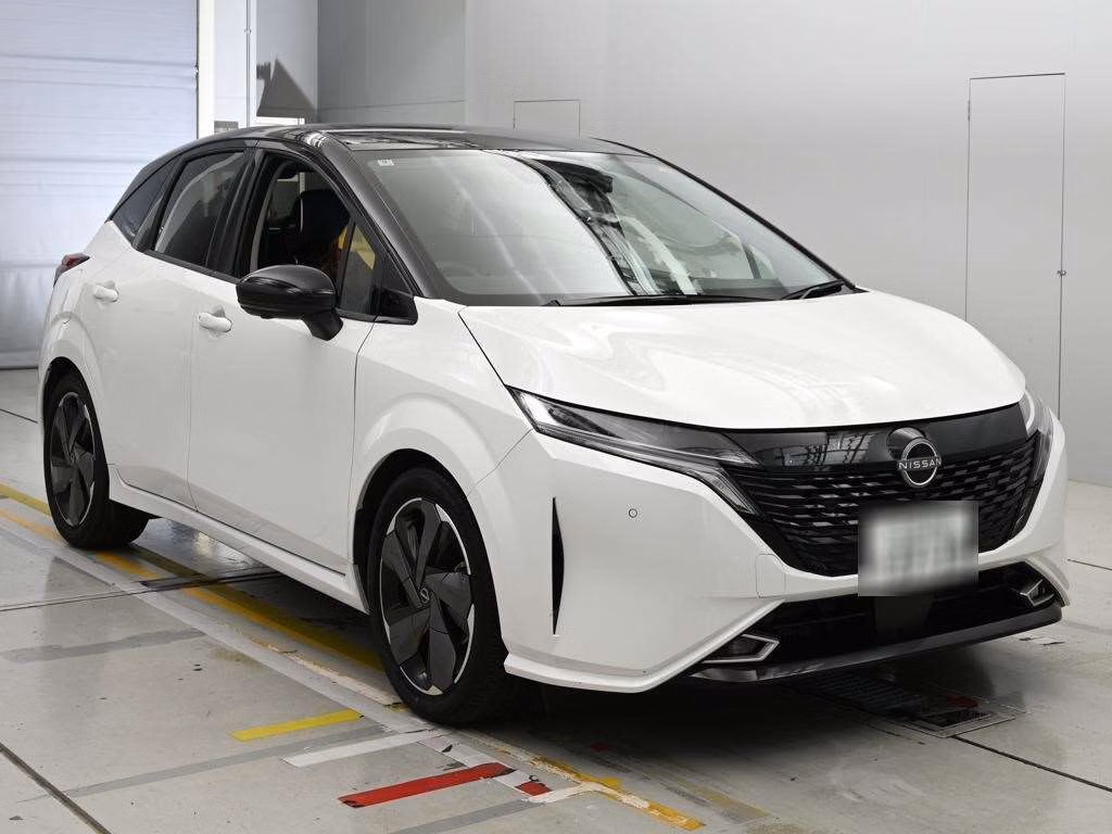 NISSAN AURA