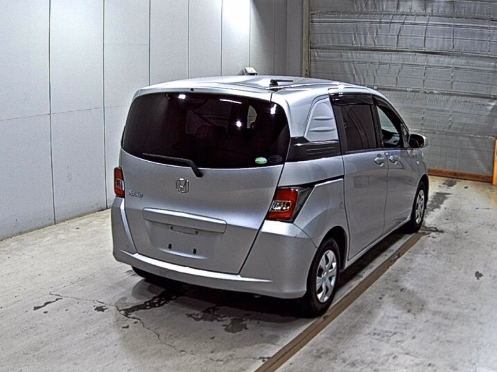 HONDA FREED SPIKE