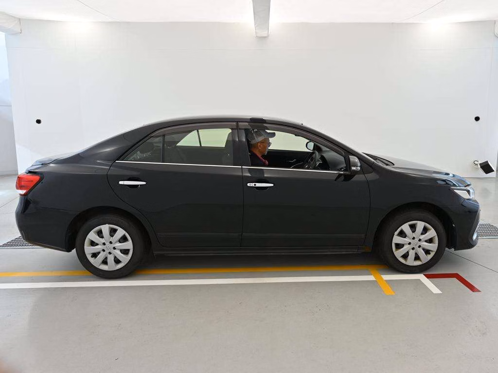 TOYOTA PREMIO