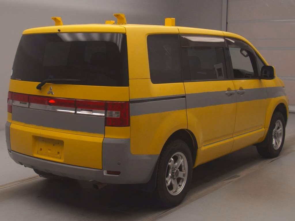 MITSUBISHI DELICA D:5