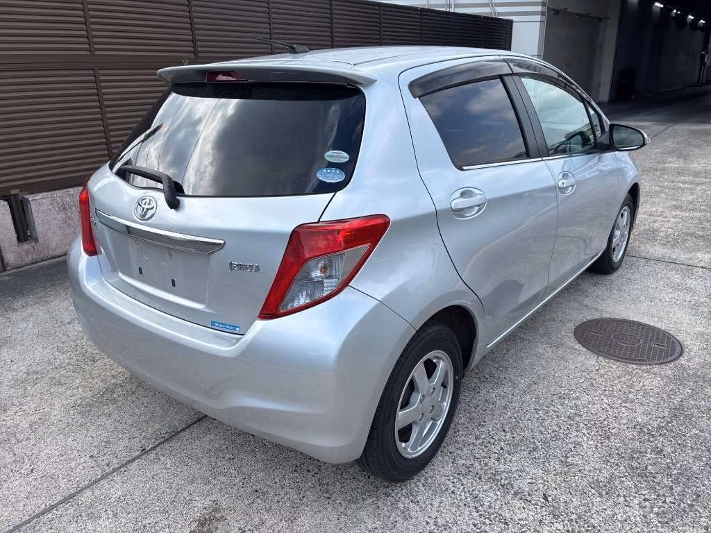 TOYOTA VITZ